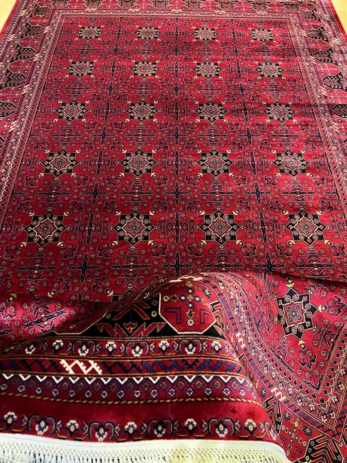 7x10 Ft Red Traditional Luxury Silk Rug With Geometric Motifs