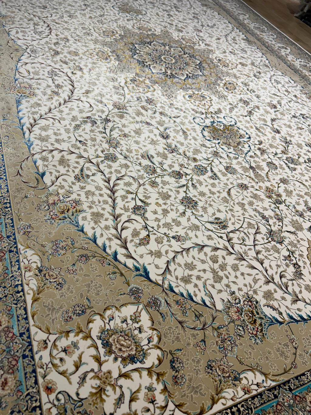 Ivort Silk Rug, Blue Beige Medallion Classic Luxury Turkish Carpet