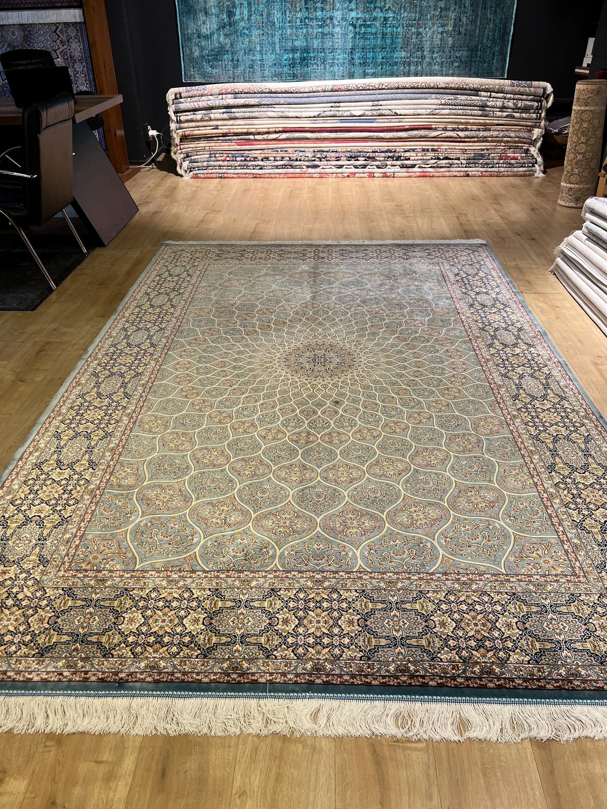 7x10 Ft Blue Silk Rug, Classic Medallion Design, Traditional Pattern