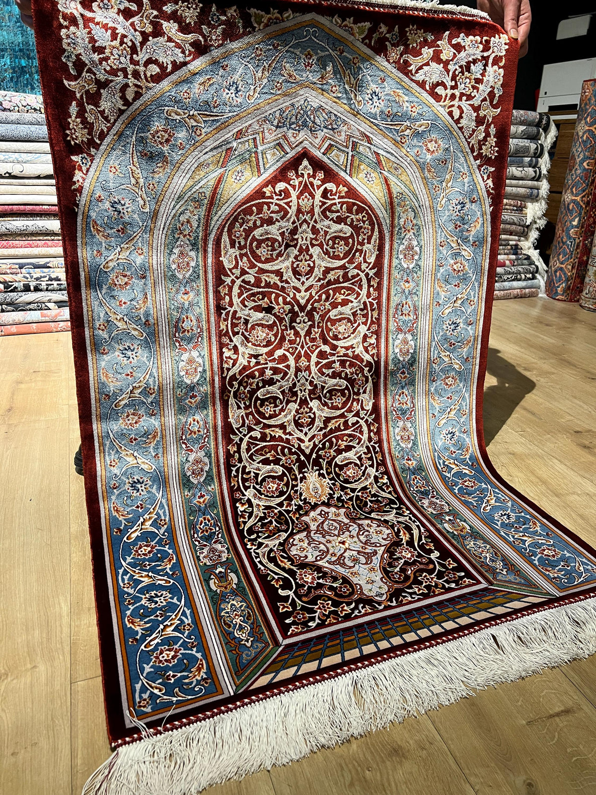 2.62x4.10 Ft Red Blue Silk Prayer Rug With Floral Design, Muslim Gift Prayer Mat