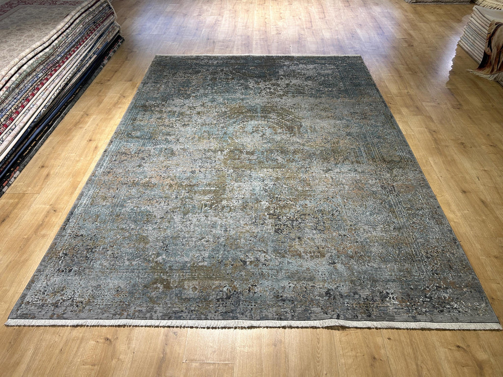 Gray Gold Bamboo Rug with Antique Distressed Medallion Pattern