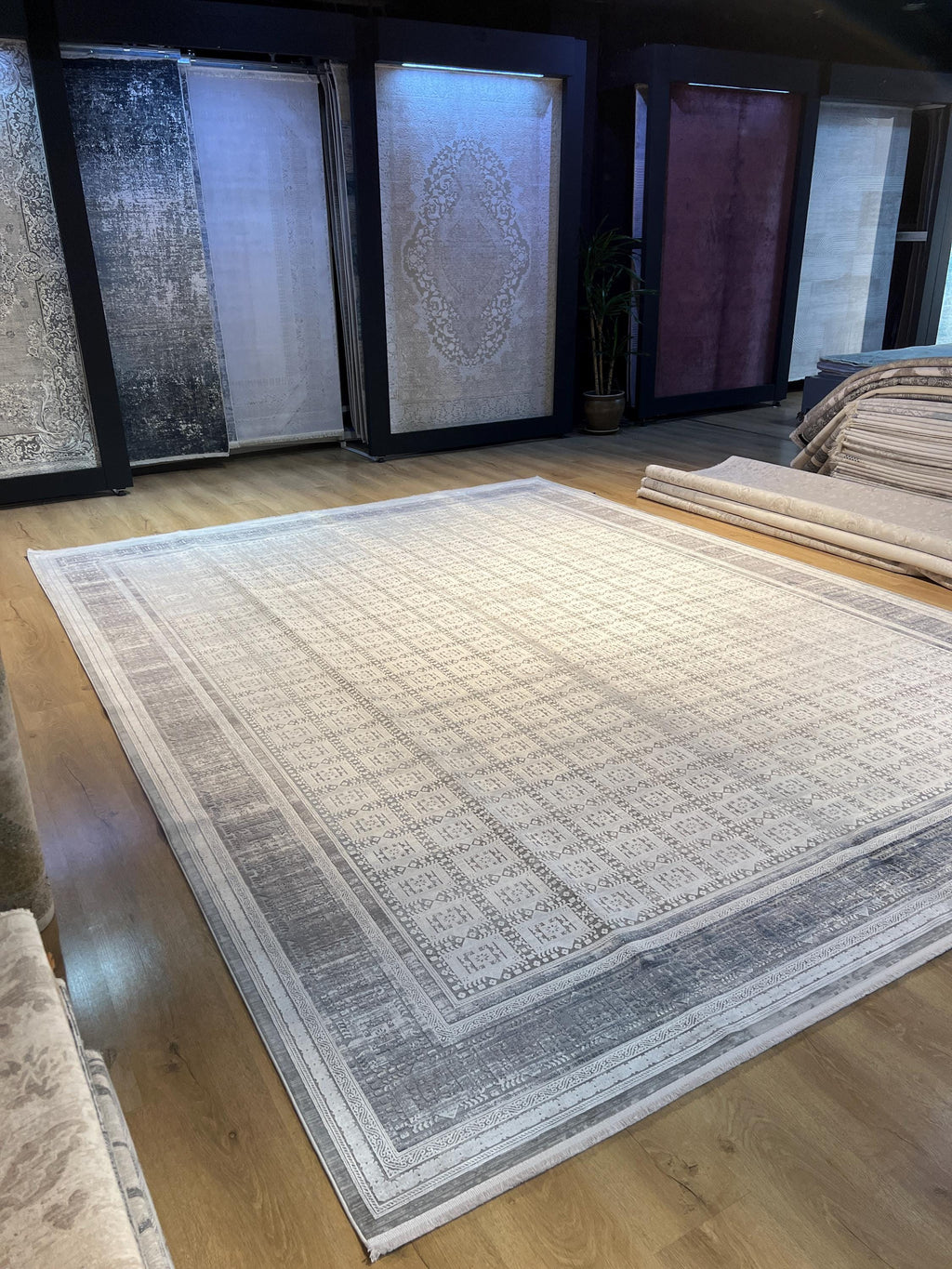10x13 ft Gray Traditional Ethnic Geometric Bamboo Rug with Border