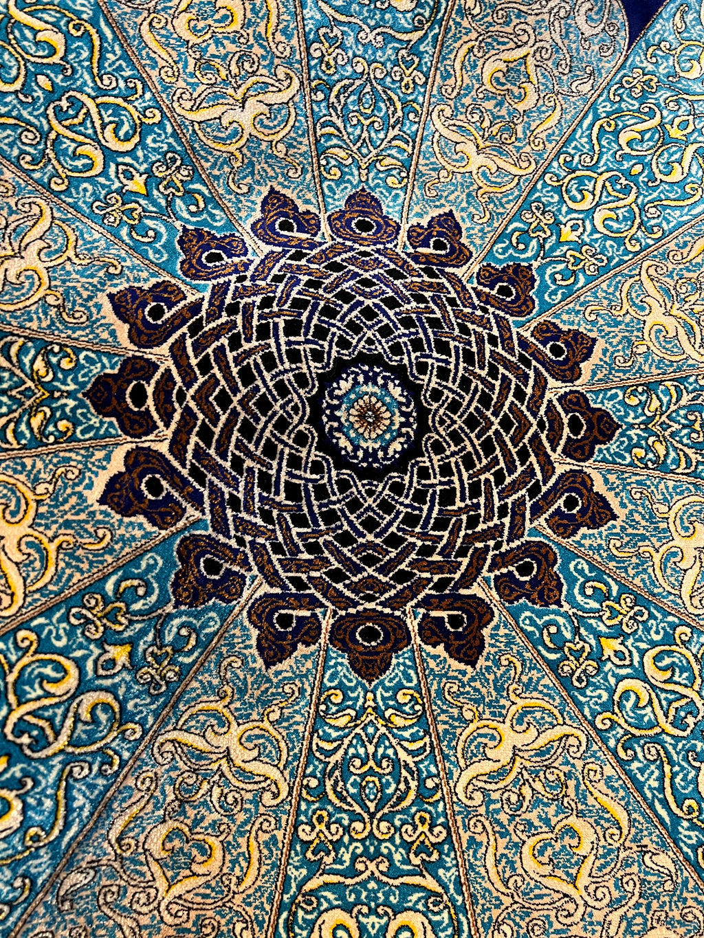 5x8 ft Blue Silk Rug, Classic Medallion Design, Luxury Home Decor