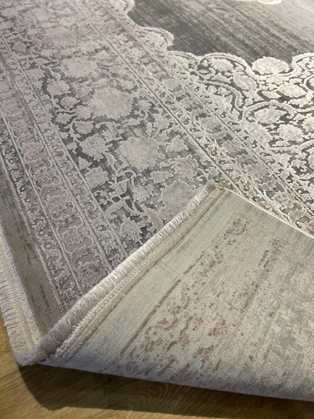 7x10 ft Gray Bamboo Rug with Beige Medallion and Border, Classic Natural Style