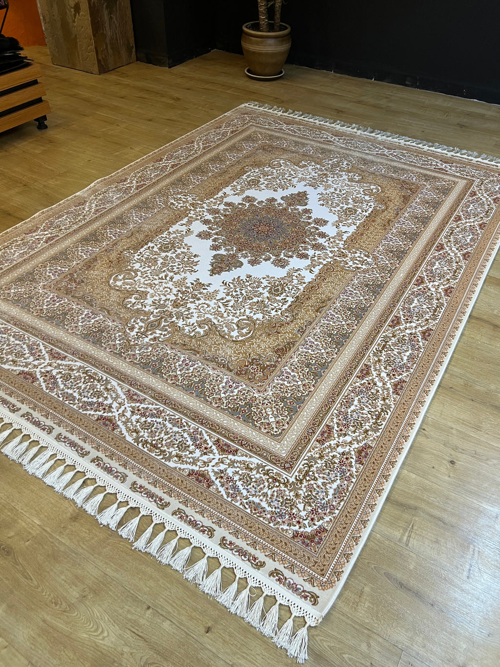 5x8 ft Gold Silk Rug, Classic Medallion Design Turkish Carpet