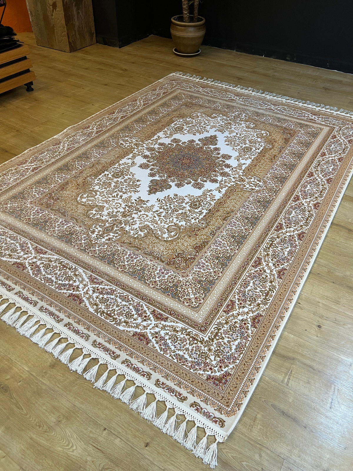 5x8 ft Gold Silk Rug, Classic Medallion Design Turkish Carpet