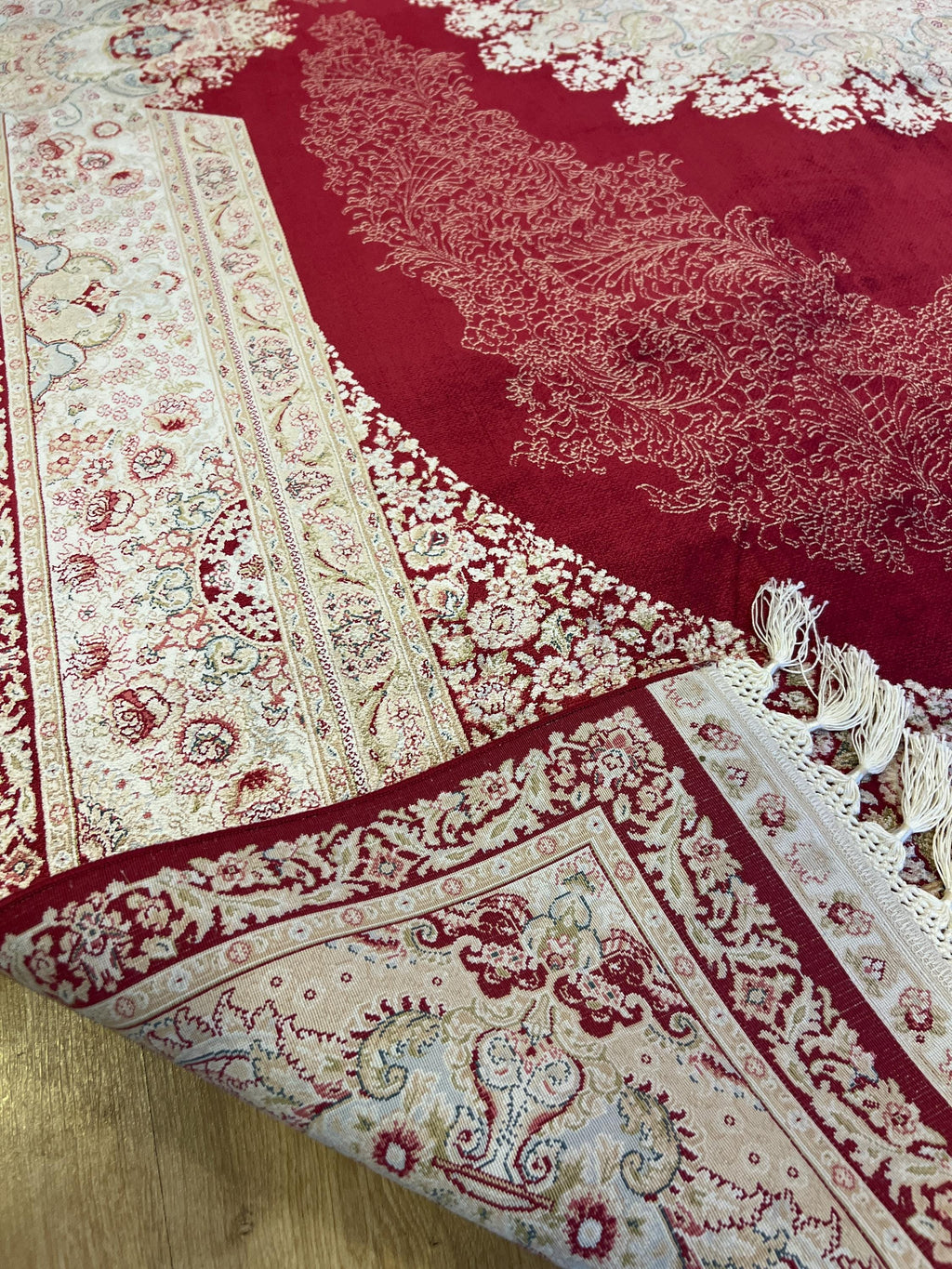 5x8 ft Red Silk Rug, Grand Gold Medallion, Classic Turkish Style, Luxury Carpet