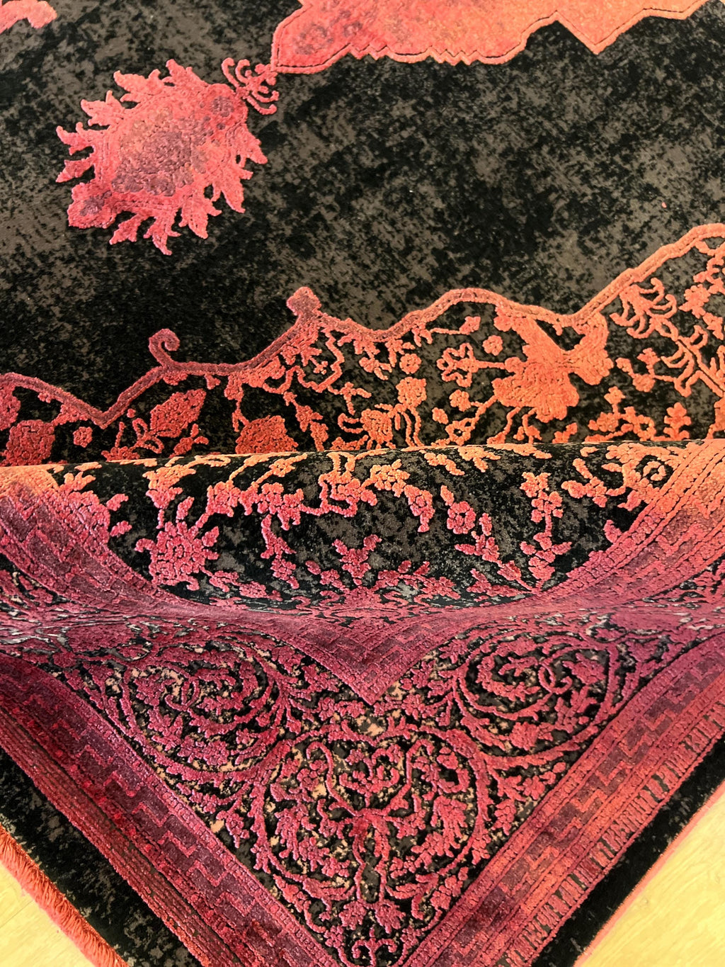 5x8 ft Black Bamboo Rug with Red Medallion and Border