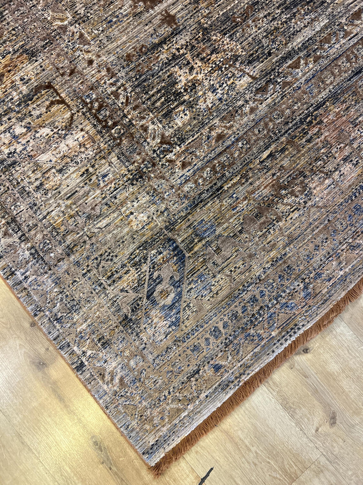Gray Copper 7x10 Ft Bamboo Rug with Antique Distressed Pattern