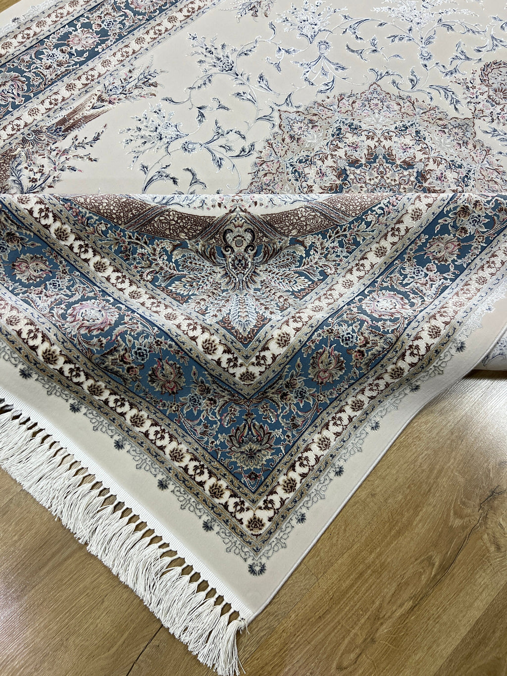 5x8 ft Ivory Silk Rug with Blue Border and Medallion, Classic Turkish Style