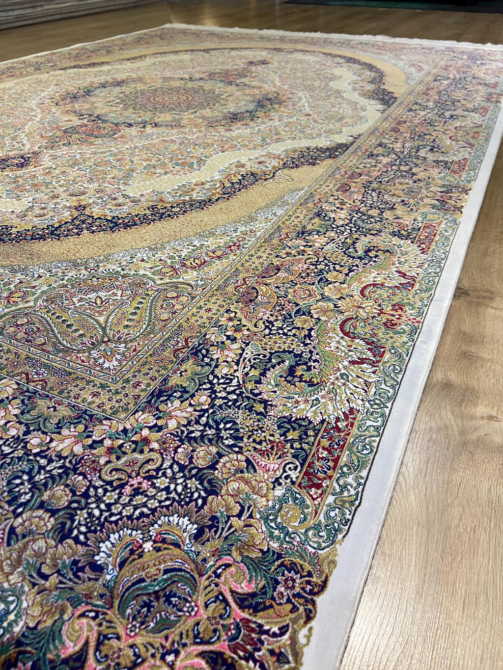 7x10 ft Ivory Silk Rug with Colourful Floral Medallion, Classic Luxury Carpet