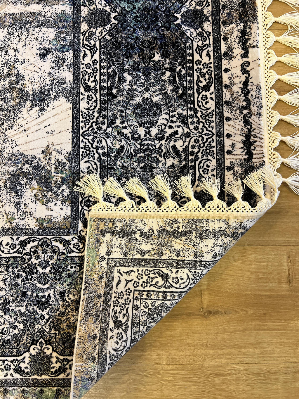 Cream Silk Rug, Grey Border Antique Medallion Classic Design