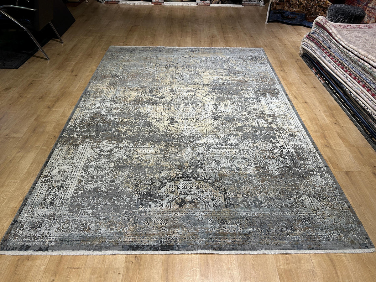 Gray Gold Bamboo Rug with Antique Distressed Medallion Pattern