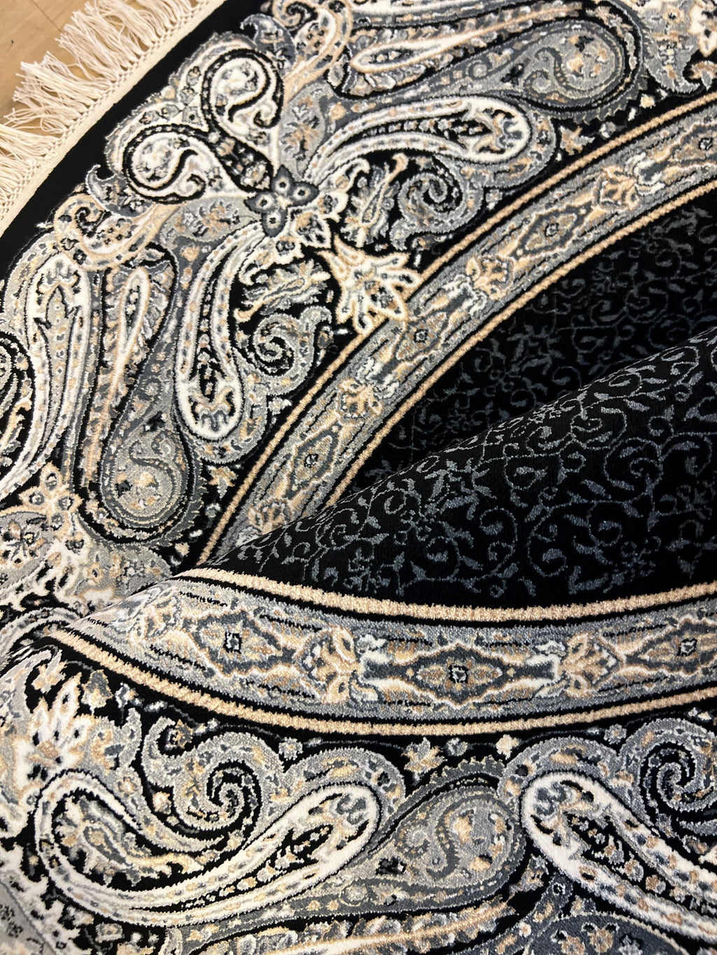 5x5 Ft Round Black Gray Silk Rug, Framed Border Design, Classic Luxury Area Rug
