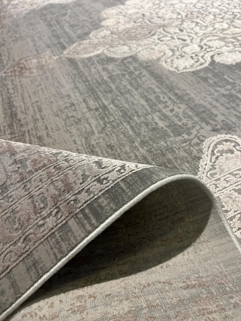 7x10 ft Gray Bamboo Rug with Beige Medallion and Border, Classic Natural Style