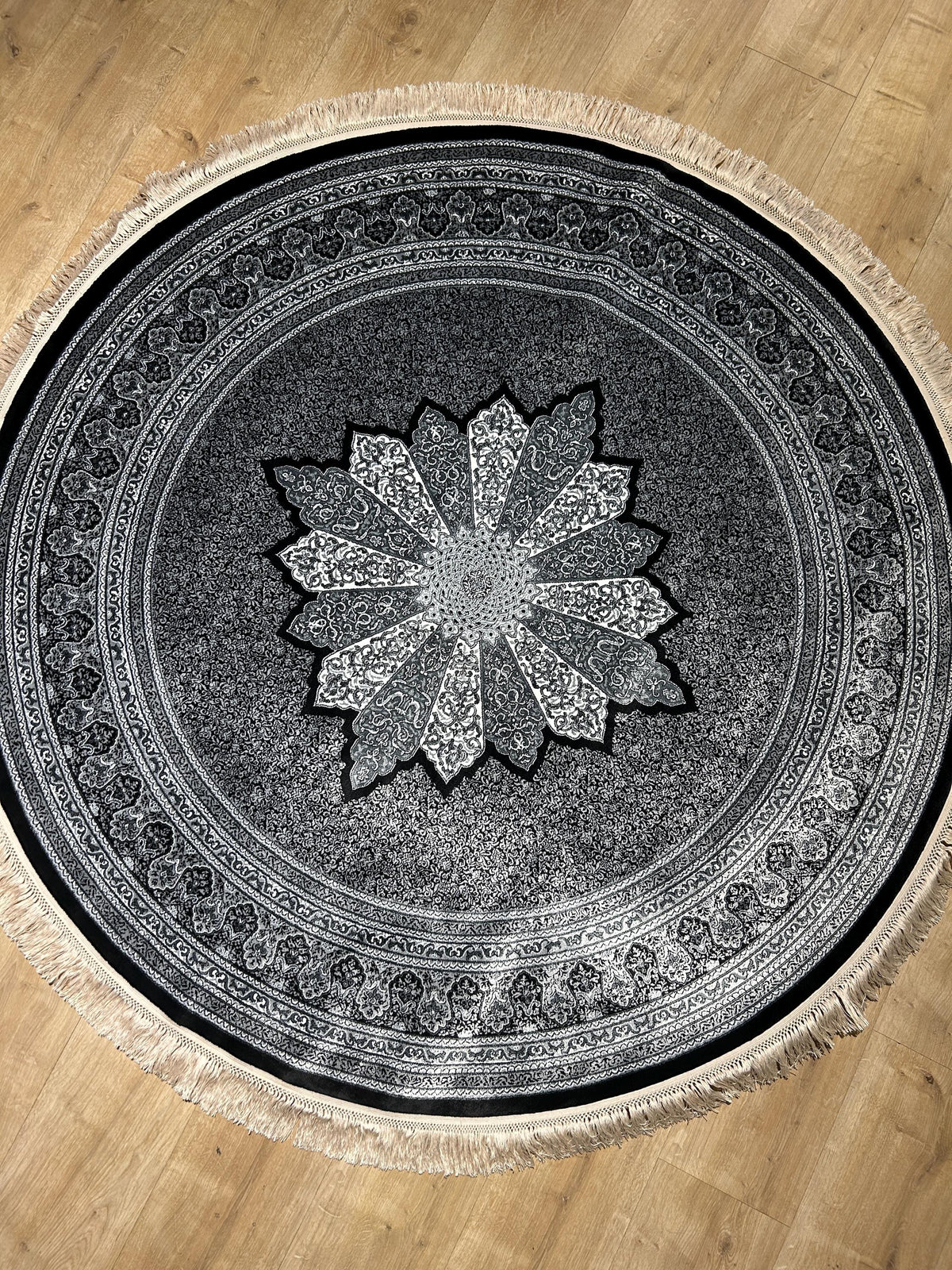 Black Gray Round Silk Rug, Medallion Design, Classic Luxury Area Rug