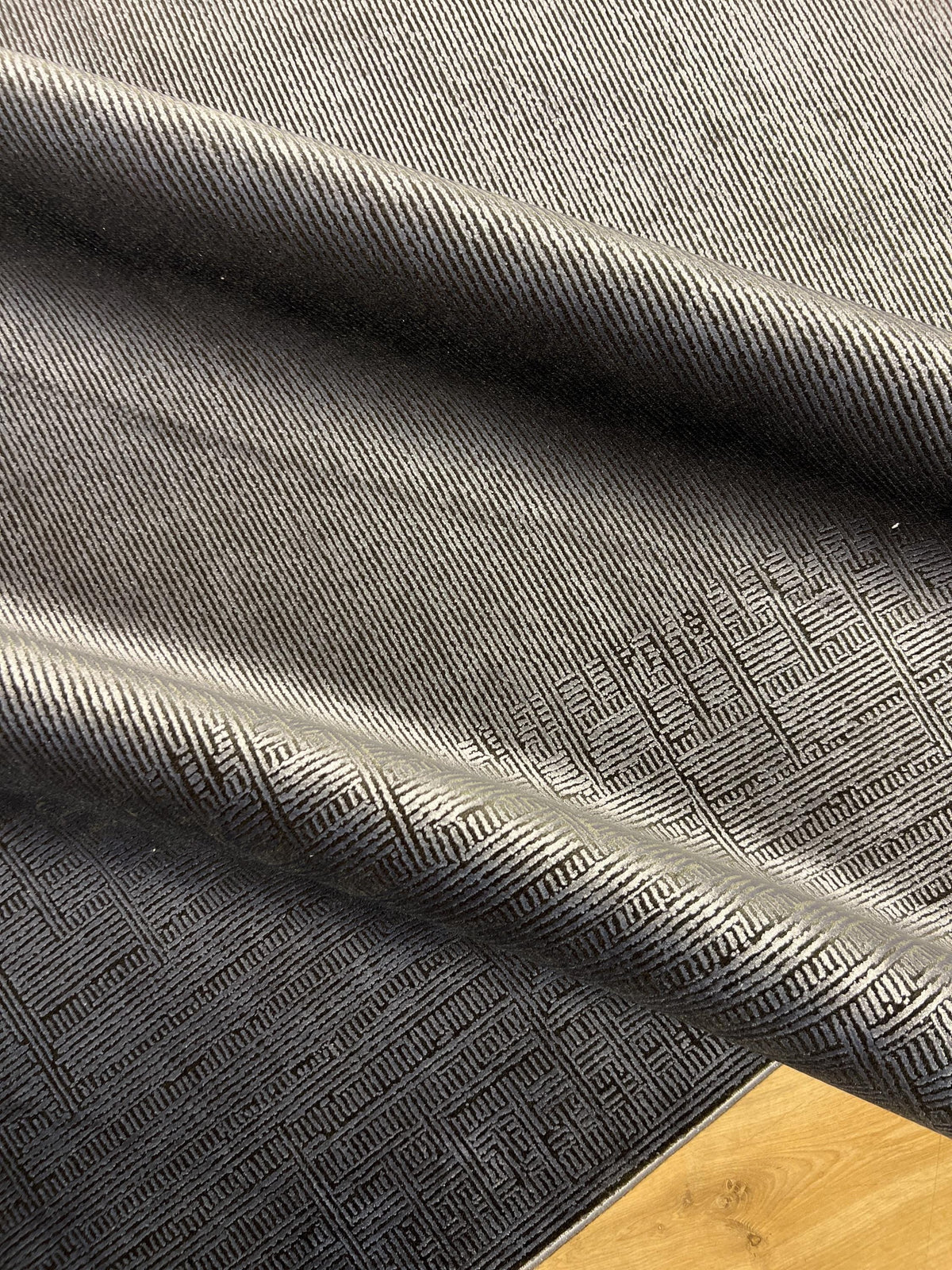 7x10 ft Luxury Dark Gray Bamboo Rug with Linear Design