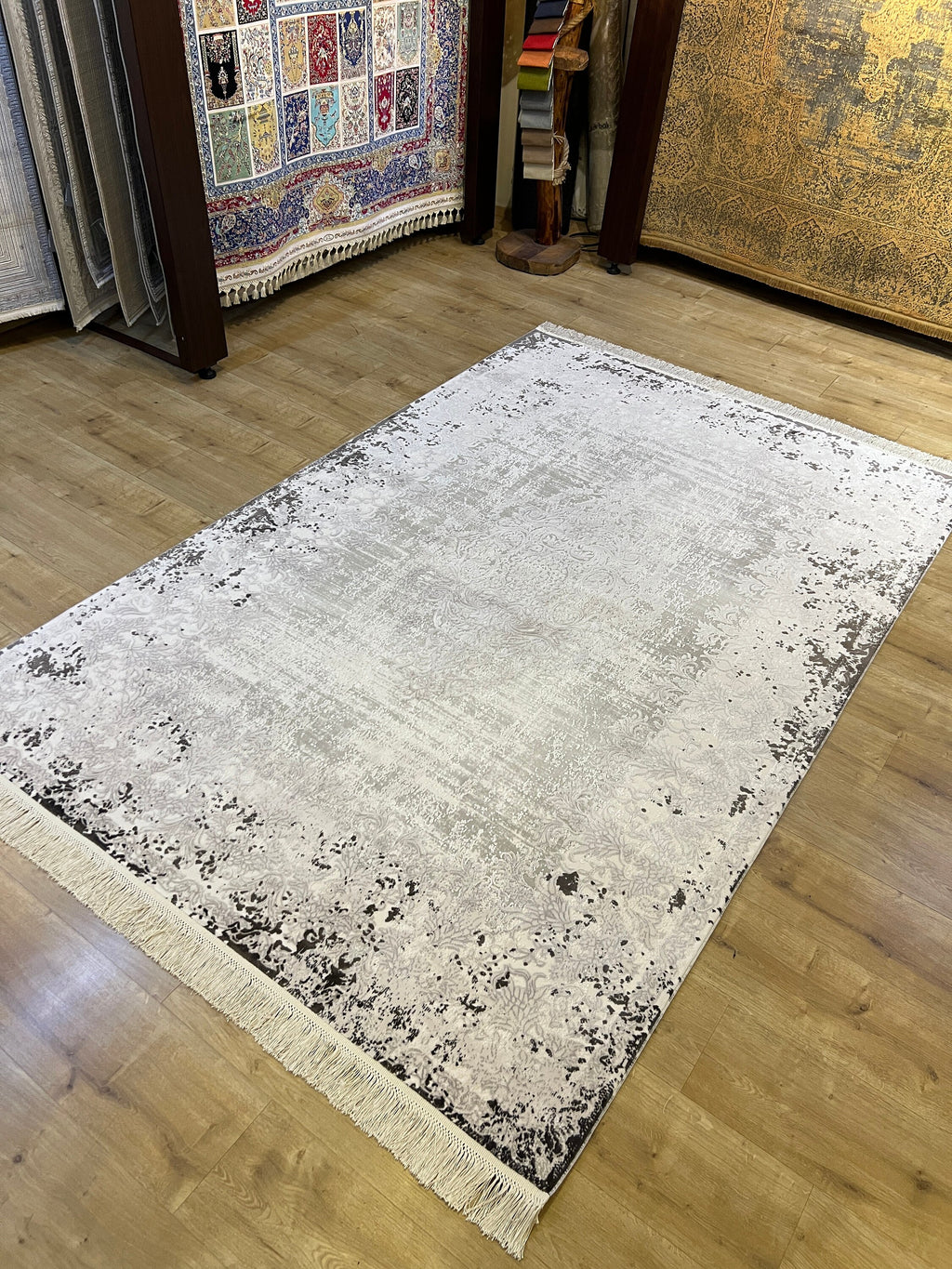 Gray & Black Bamboo Rug, Palace Style (5x8 ft)