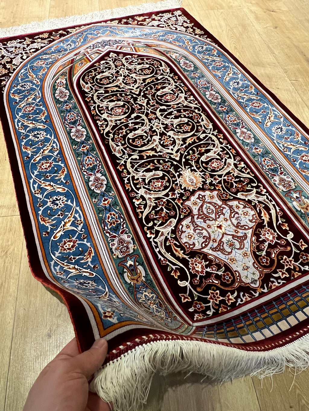 2.62x4.10 Ft Red Blue Silk Prayer Rug With Floral Design, Muslim Gift Prayer Mat