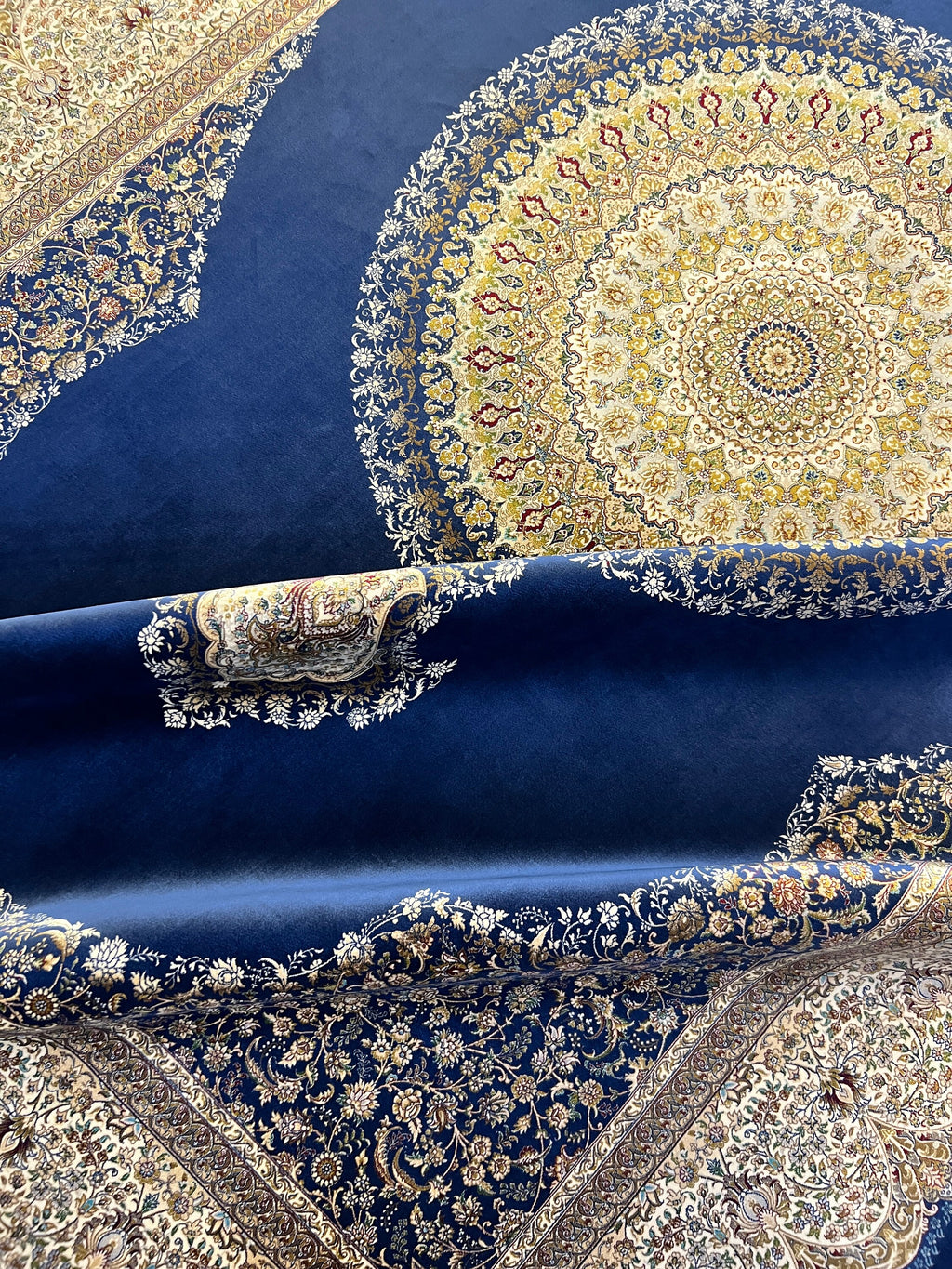 7x10 ft Blue Silk Rug, Classic Medallion Design, Luxury Turkish Style
