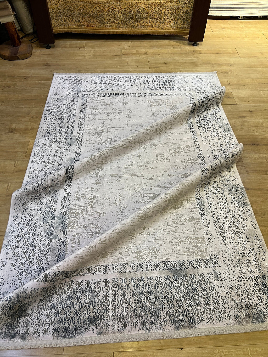Gray Bamboo Area Rug, Modern Turkish Carpet (5x8 ft)