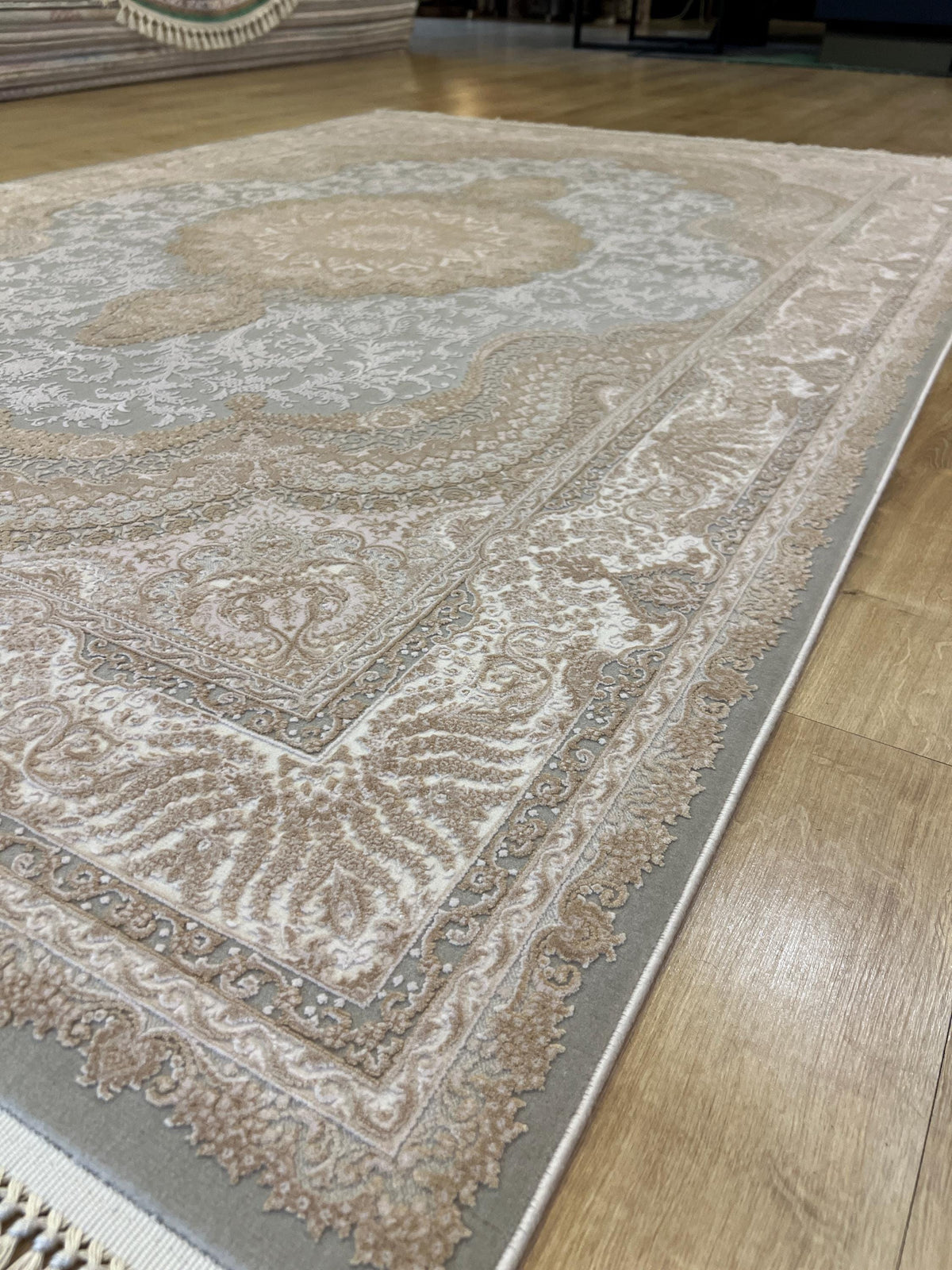 5x8 ft Gray Beige Bamboo Rug with Classic Medallion Design
