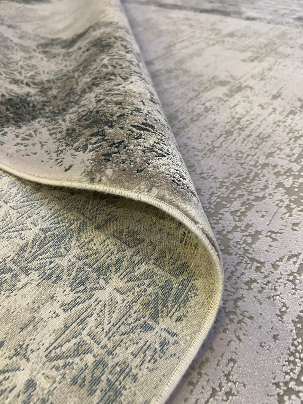 Gray Bamboo Area Rug, Modern Turkish Carpet (5x8 ft)