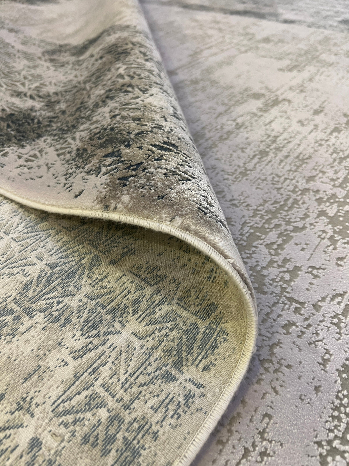 Gray Bamboo Area Rug, Modern Turkish Carpet (5x8 ft)