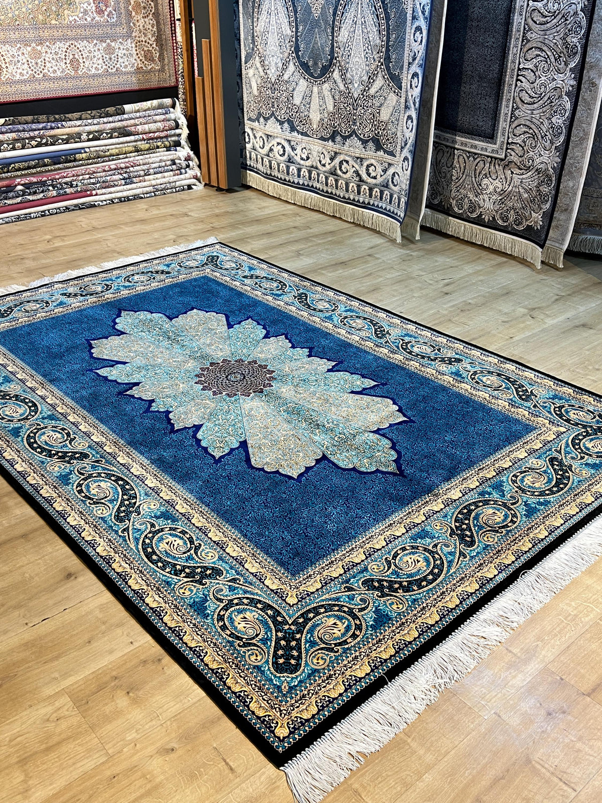 5x8 ft Blue Silk Rug, Classic Medallion Design, Luxury Home Decor