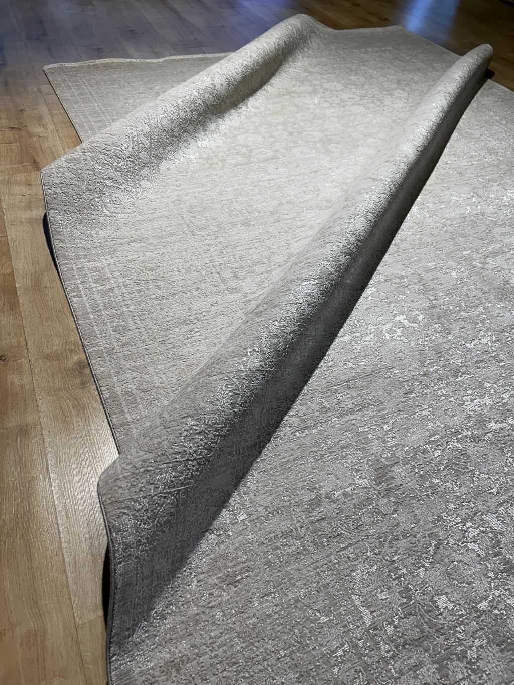 Beige Bamboo Rug with Traditional Modern Distressed Floral Patterns