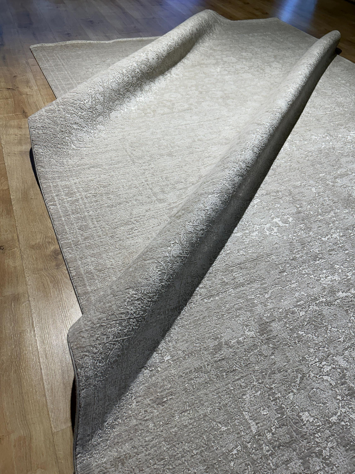 Beige Bamboo Rug with Traditional Modern Distressed Floral Patterns