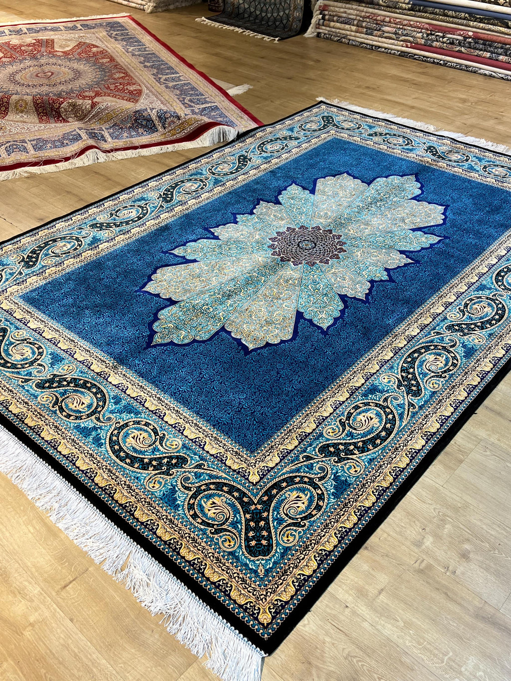 5x8 ft Blue Silk Rug, Classic Medallion Design, Luxury Home Decor