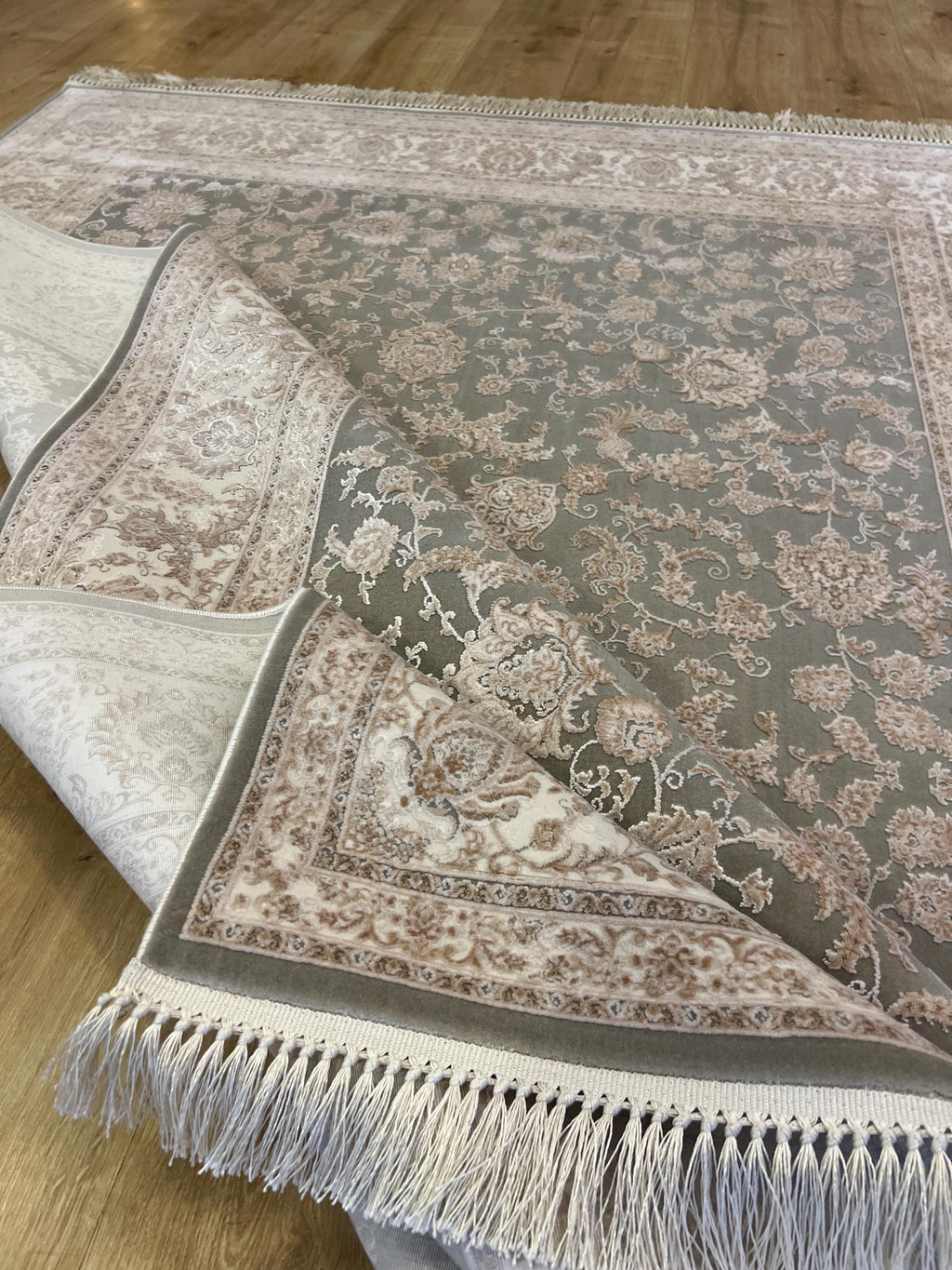 5x8 Ft Gray Bamboo Rug with Cream Border and Beige Pattern