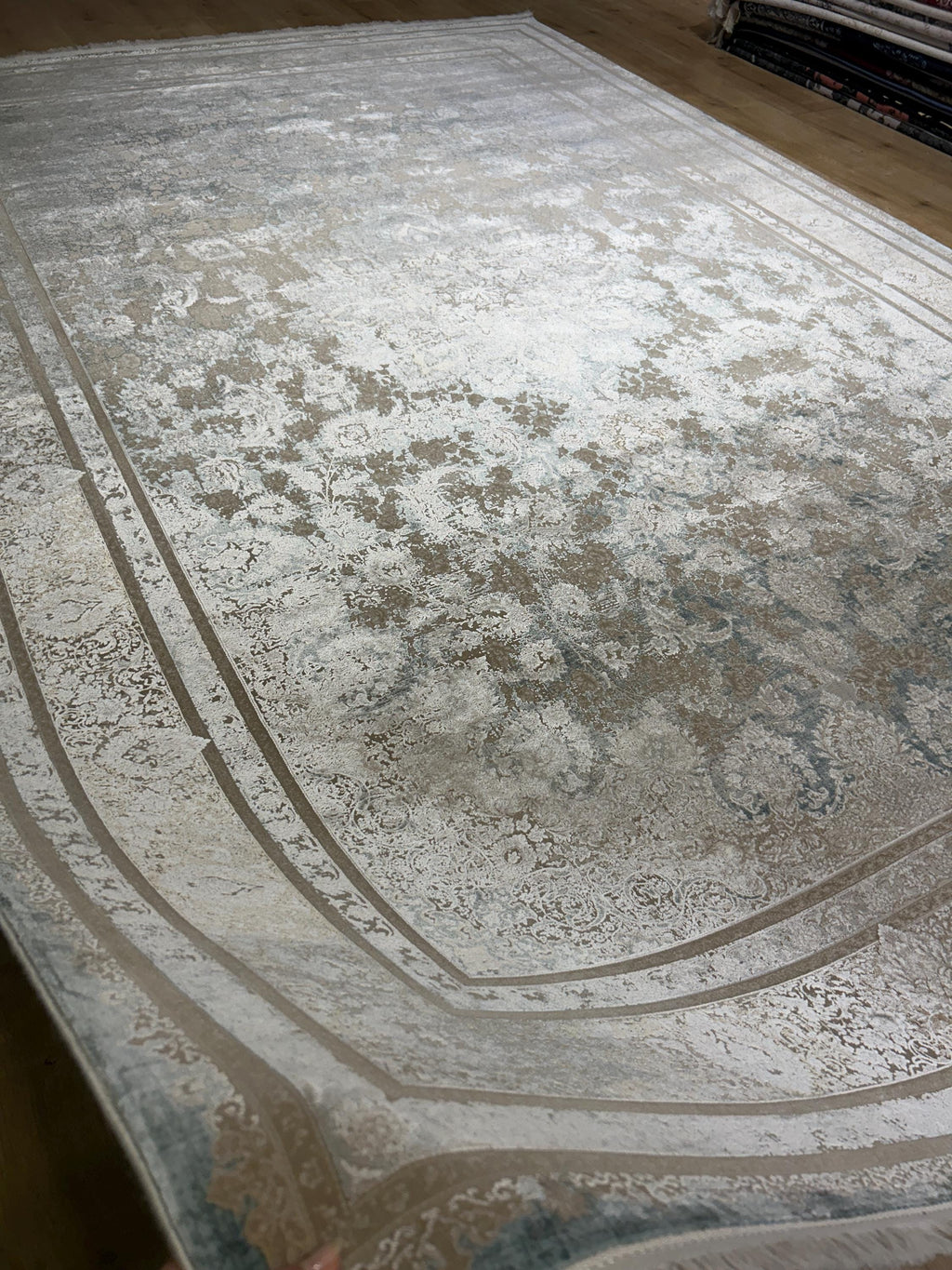Beige Blue Silk Rug, Distressed Pattern Medallion Design, Classic Silk Carpet