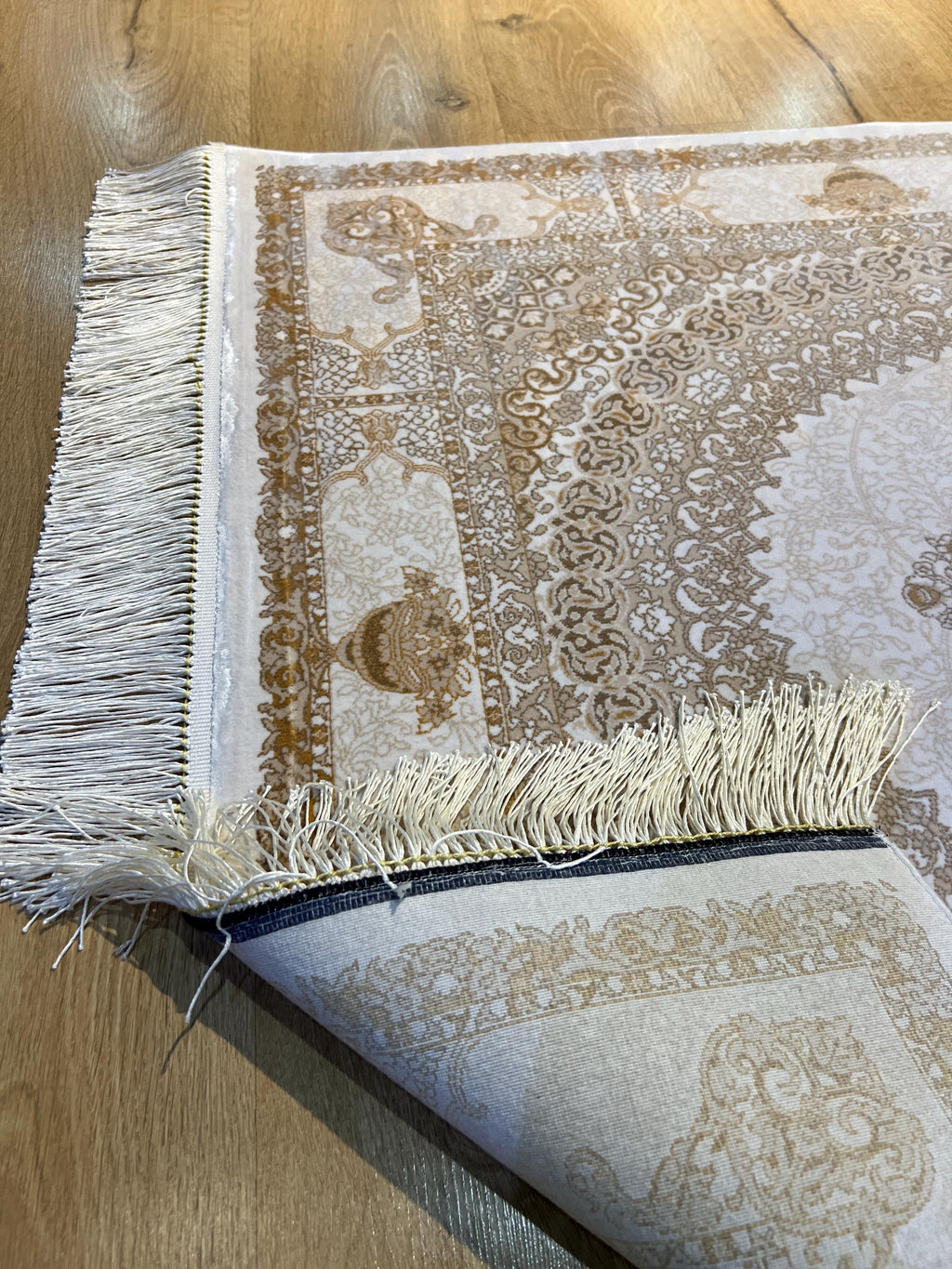Cream Gold Medallion Silk Rug, 3x5 ft, Classic Luxury Small Area Rug
