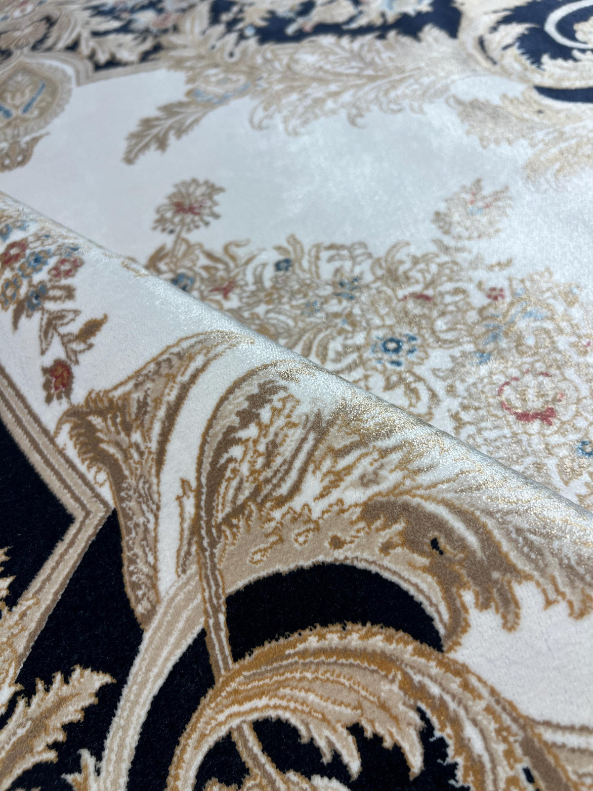5x5 ft Round Tukish Silk Rug, Floral Gold Medallion, White Blue Carpet
