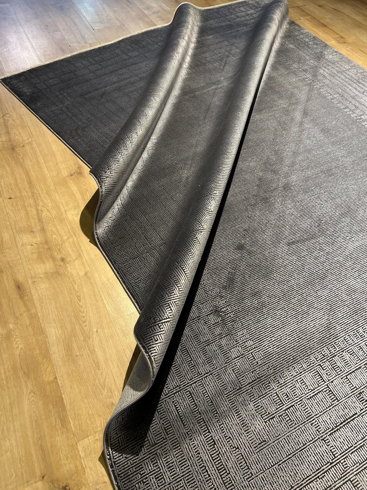 7x10 ft Luxury Dark Gray Bamboo Rug with Linear Design