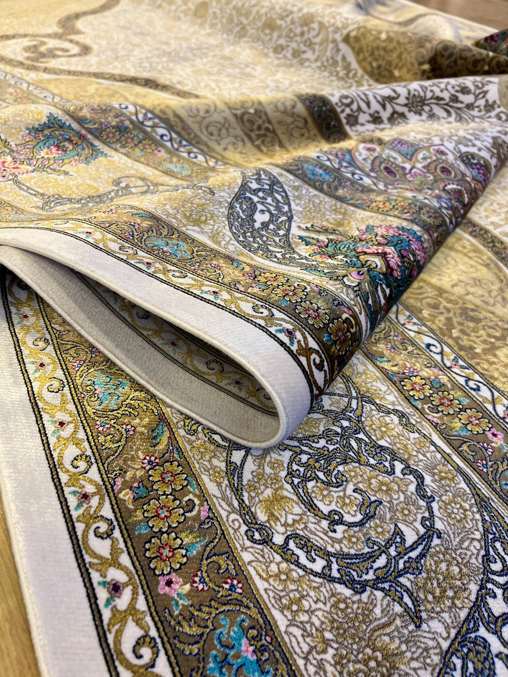 Cream Silk Rug with Gold Medallion Classic Design