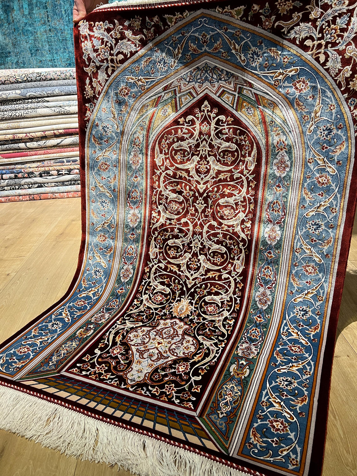 2.62x4.10 Ft Red Blue Silk Prayer Rug With Floral Design, Muslim Gift Prayer Mat