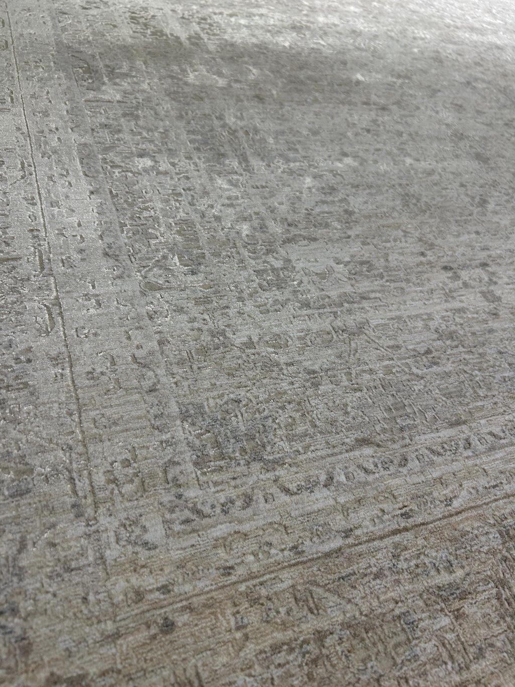 Beige Cream Floral Bamboo Rug with Traditional Modern Distressed Patterns