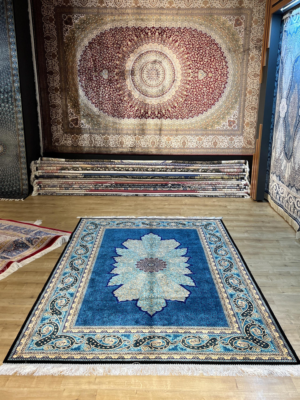 5x8 ft Blue Silk Rug, Classic Medallion Design, Luxury Home Decor