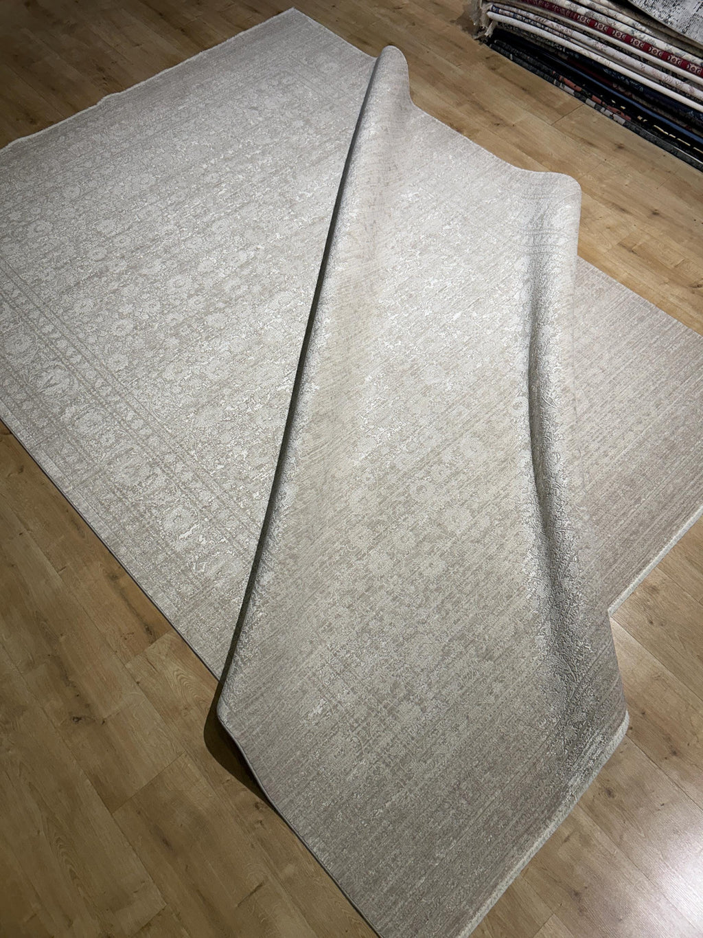 Beige Bamboo Rug with Traditional Modern Distressed Floral Patterns