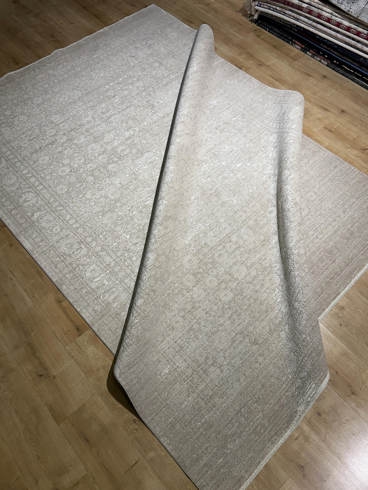 Beige Bamboo Rug with Traditional Modern Distressed Floral Patterns